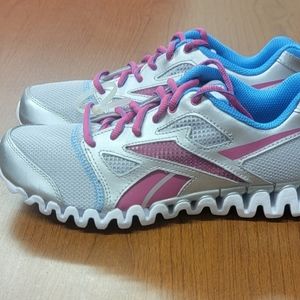 Reebok youth shoes